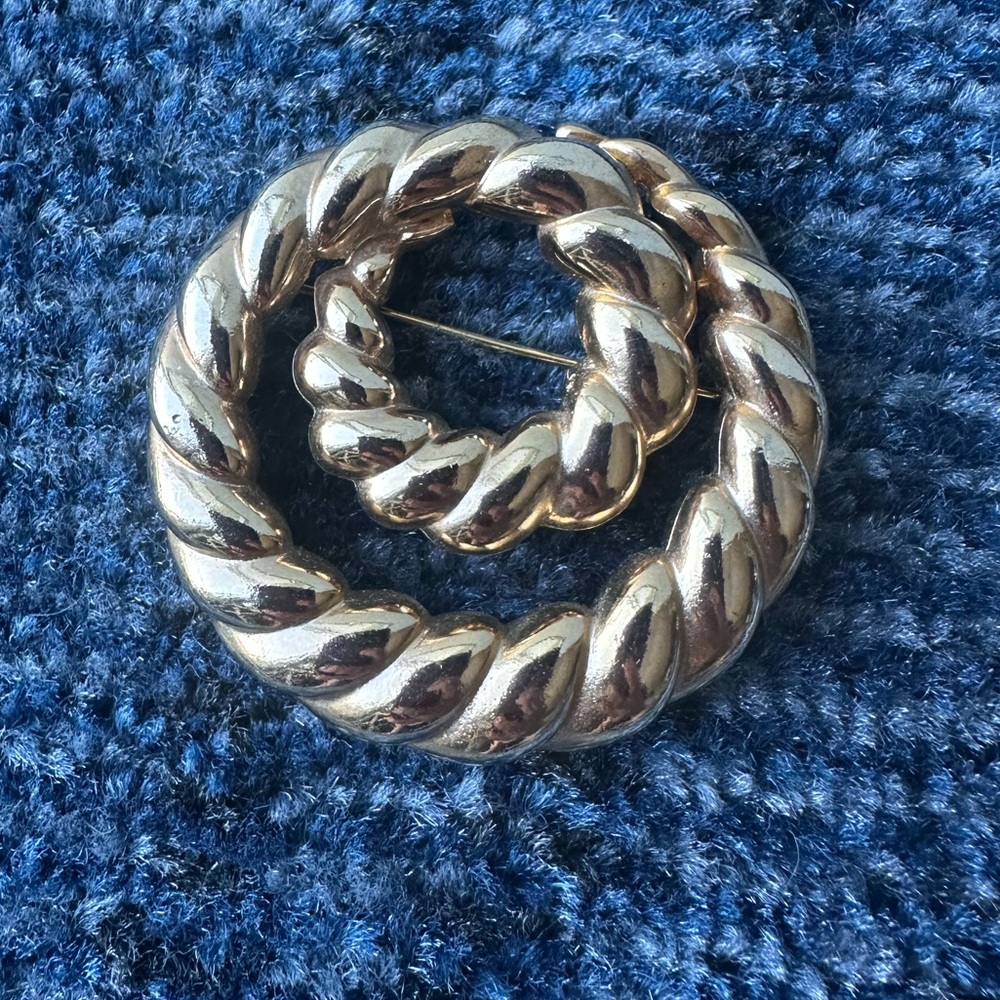 Goldtone Double Rope Brooch